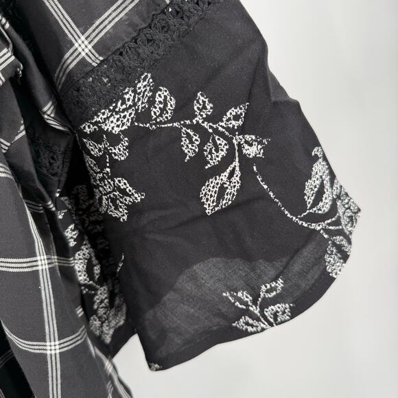 Catherines Blouse Size 2XWP (22/24WP) NWT Georgette B&W Plaid Floral Bell Sleeve - Picture 8 of 13